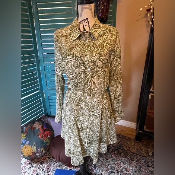 Ladies ZARA peplum shirt . - Picture 2 of 5